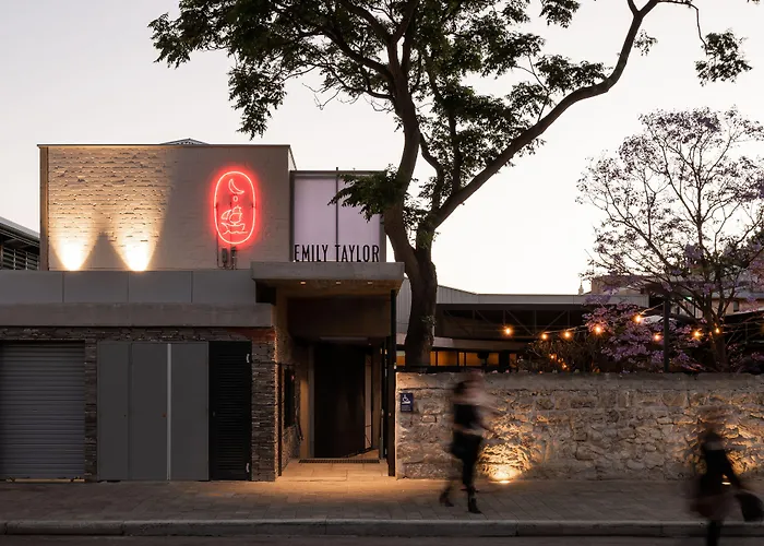 Warders Hotel Fremantle Markets