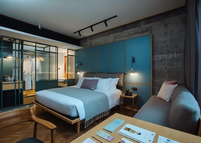 Kloe Hotel