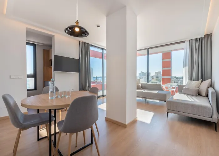 Kyrat Amarac Suites