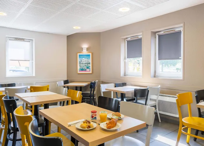 B&B Hotel Bourges 1