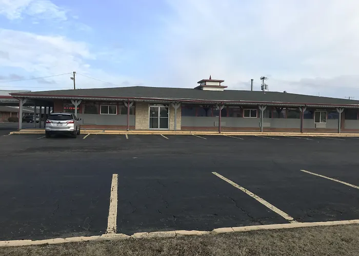 Village Inn Salina
