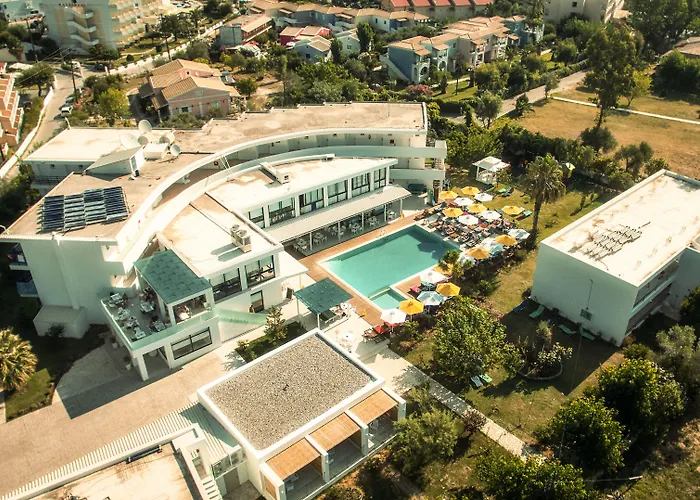 Nasos Hotel & Resort