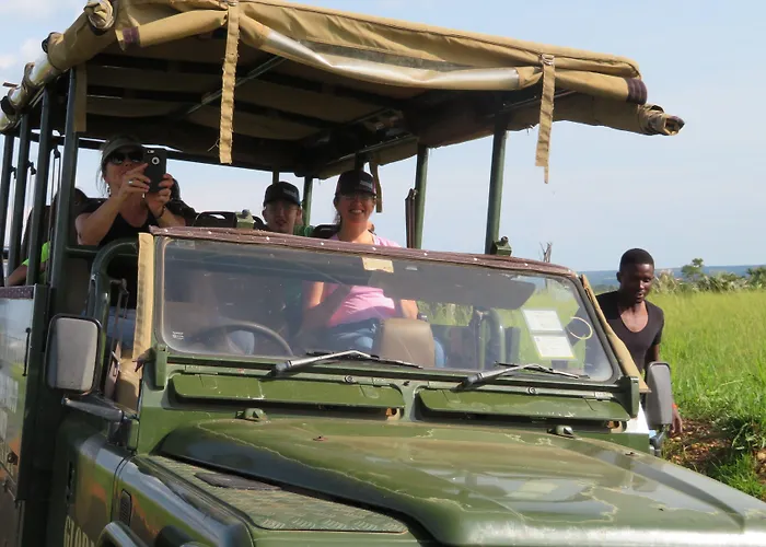 Tangi Safari Lodge