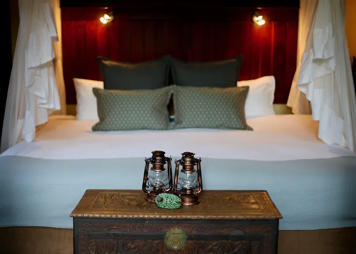 Ivory Wilderness River Rock Lodge
