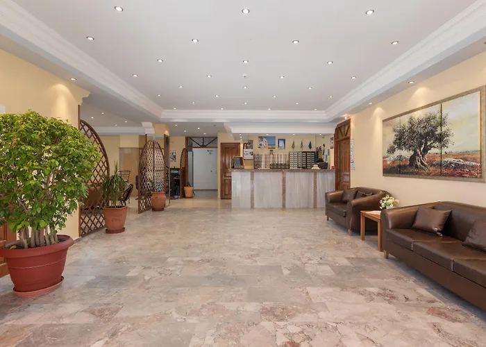 Lefkimi Hotel