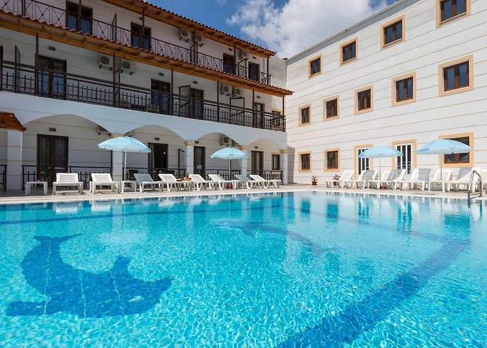 Lefkimi Hotel