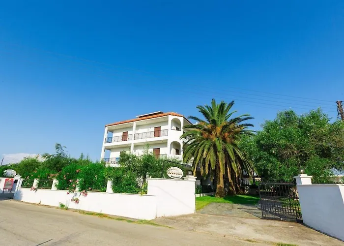 Bruskos Hotel & Suites