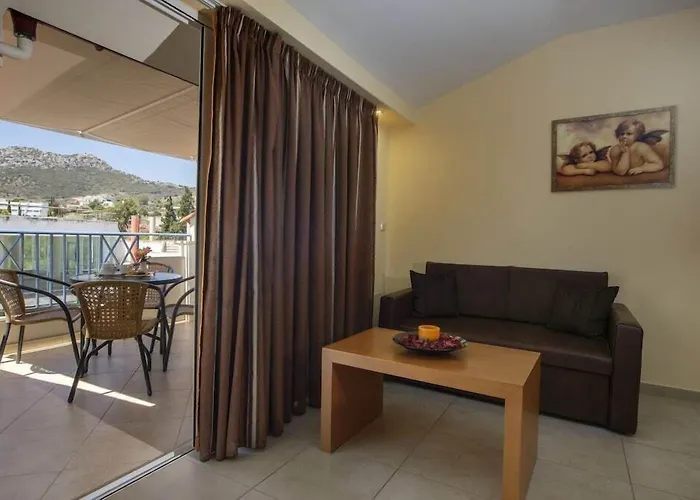 Hotel Tolo