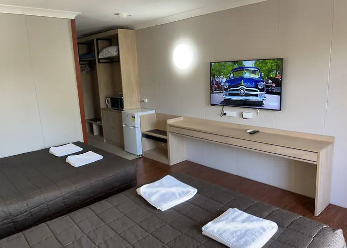 Central Jetty Motel
