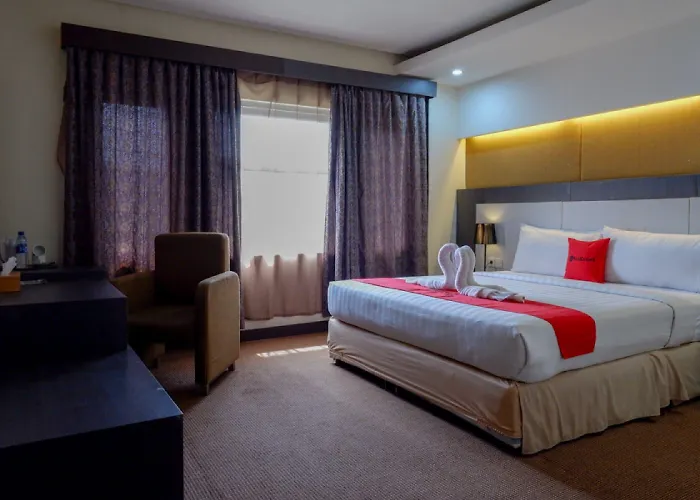 Reddoorz Plus Near Hotel Benua Kendari
