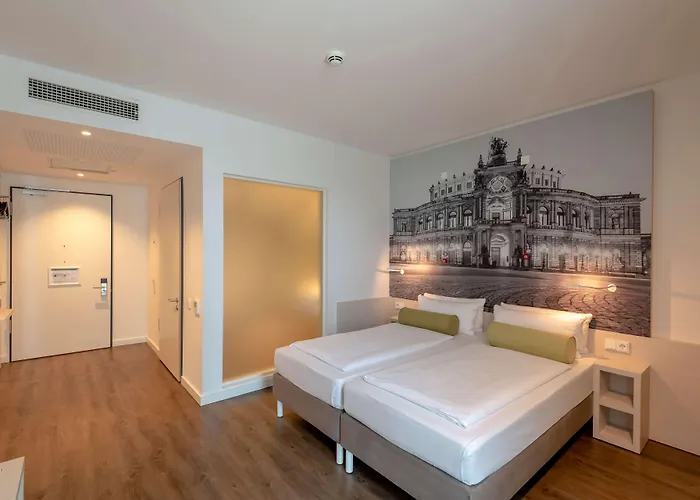 Super 8 By Wyndham Dresden