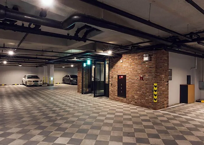 Hotel March