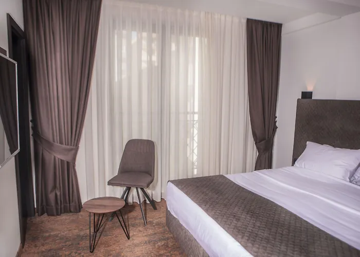Qama Hotel