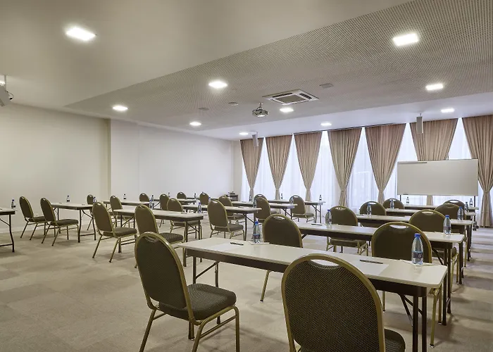 Lefel Hotel