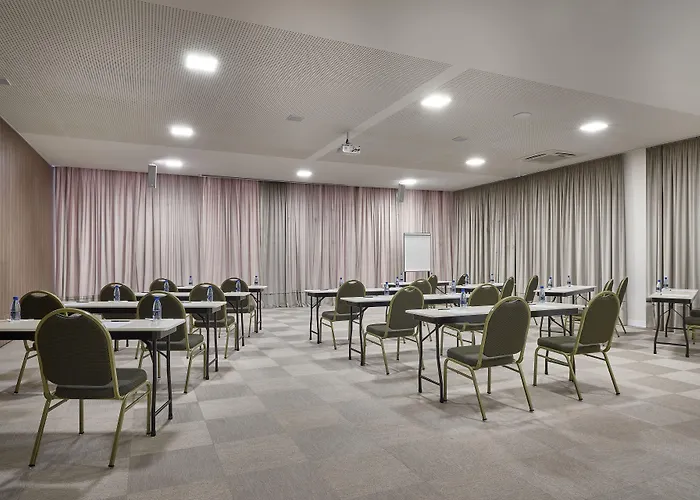 Lefel Hotel