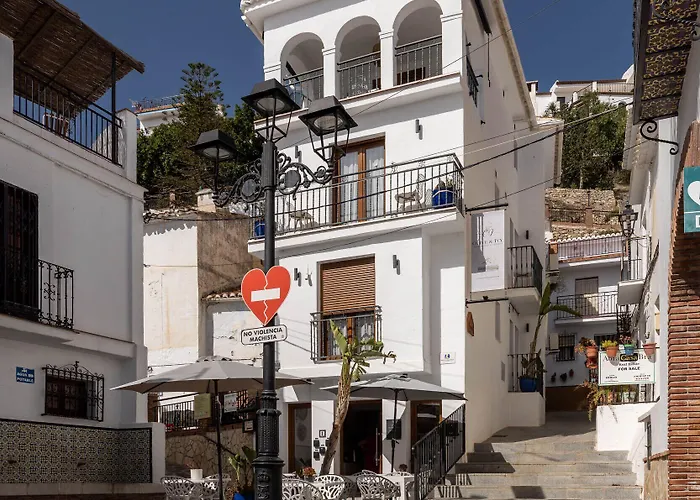 Olive & Ivy Guest House