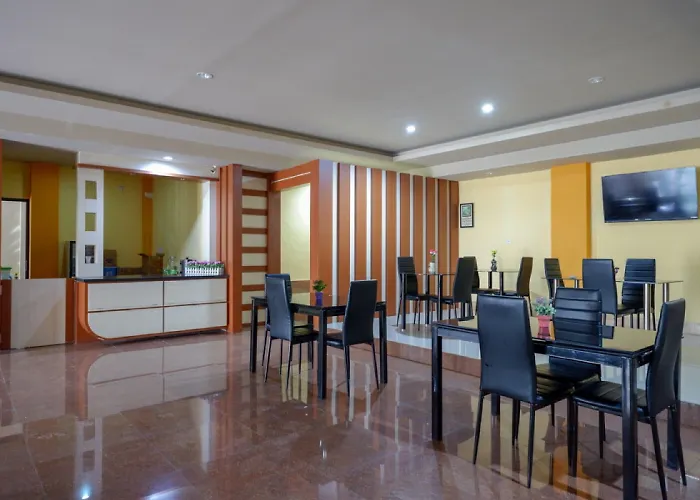 Reddoorz Plus @ Cameloan Hotel Palu