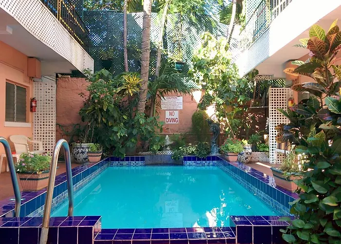Towne Hotel Nassau