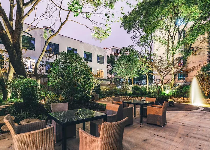 Atour Light Hotel Tangshan Exhibition Center