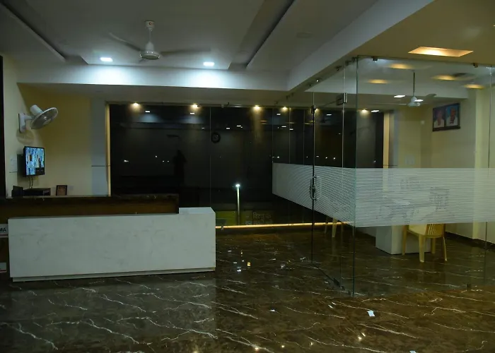 Hotel Savera Palace