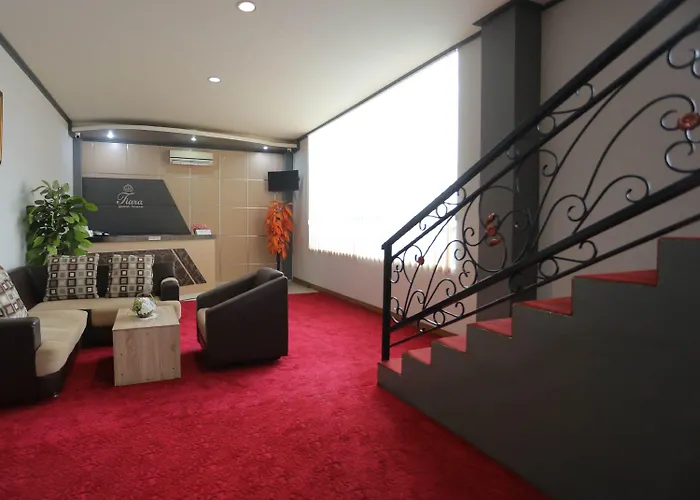 Oyo 1864 Tiara Guest House