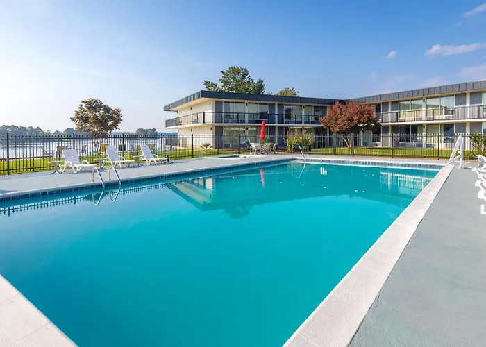 Super 8 By Wyndham Riverside Al