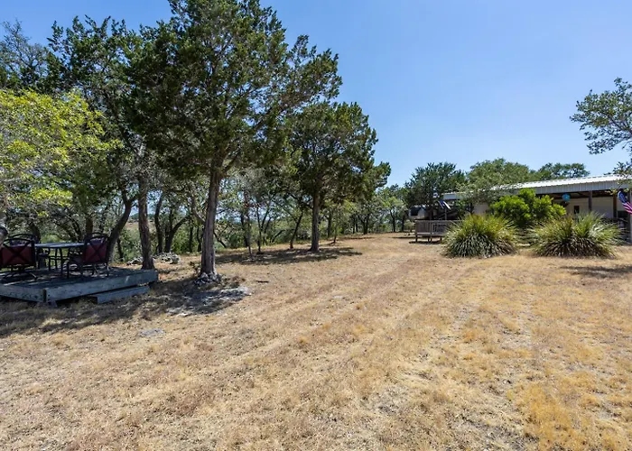 Pet-Friendly Glamping Tent In Boerne