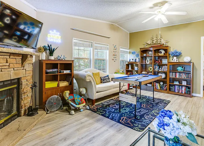 Lake Livingston Home W/ Dock & Deck!