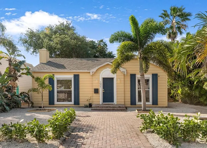 Incredible 3Br Home With Yard Near Beach And Downtown