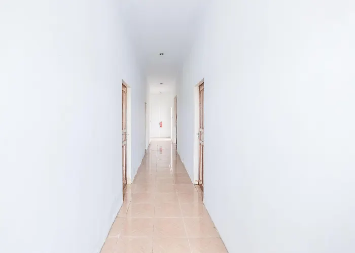 Oyo 1906 Zhafira Guest House Syariah