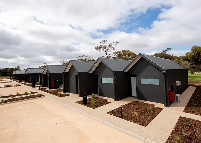 Par Five Shacks