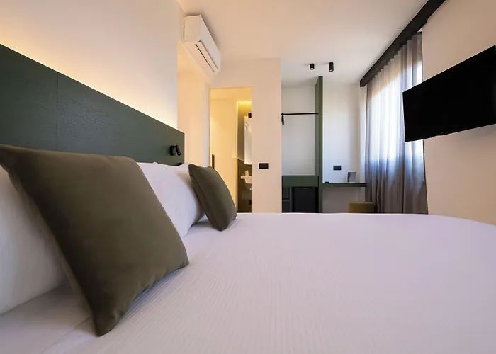 The City Hotel
