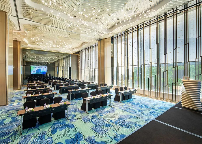 Regala Skycity Hotel By Regal Hotels