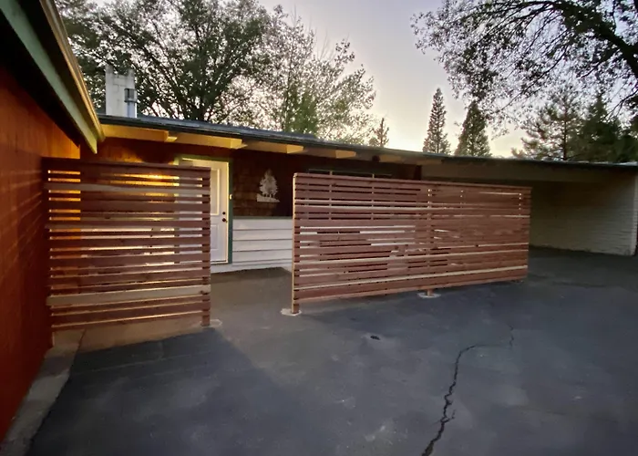 Idyllwild Inn And Strawberry Creek Inn