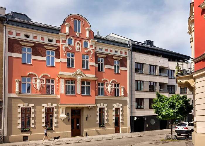 Hotel Golden Queen