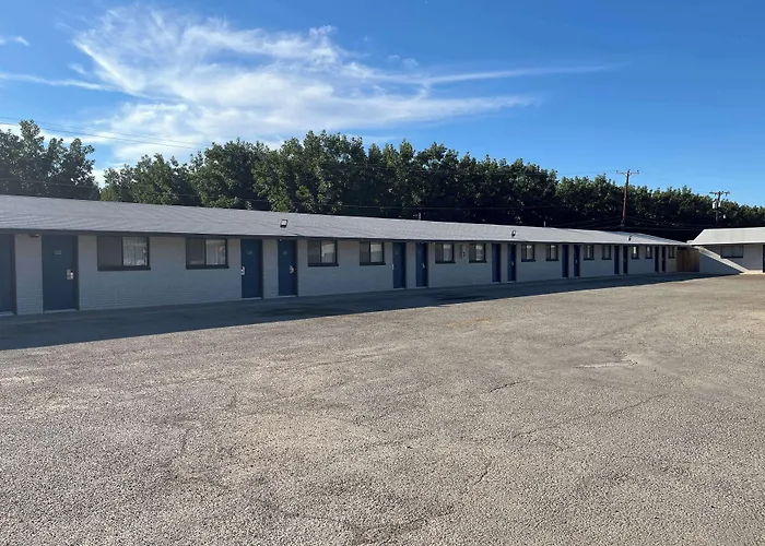 Motel 6 Artesia, NM