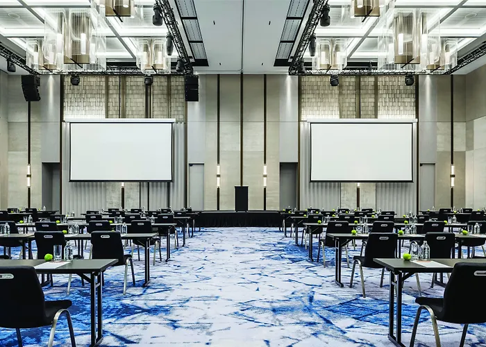 The Langham, Gold Coast And Jewel Residences