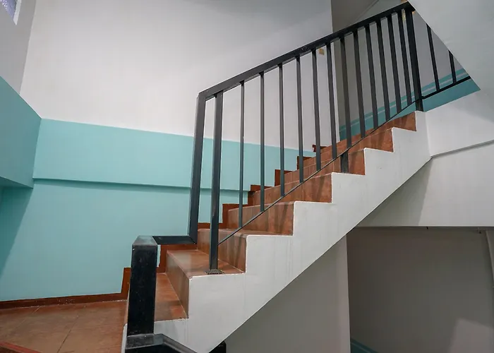 Super Oyo 1844 Bravo Residence
