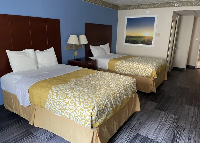 Royal Inn & Suites