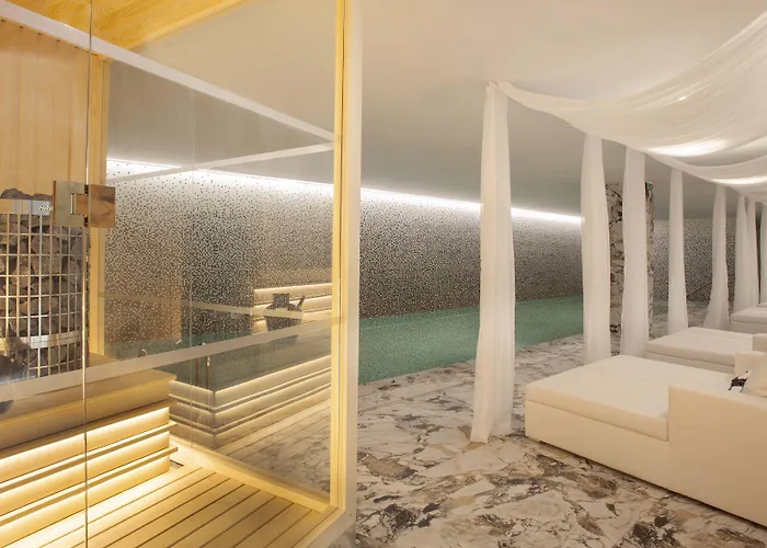 Wine & Books Porto Hotel - Small Luxury Hotels Of The World