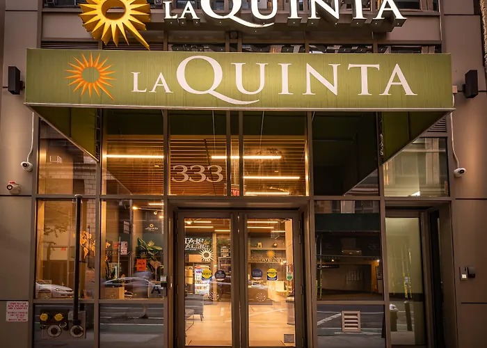 La Quinta By Wyndham Time Square South