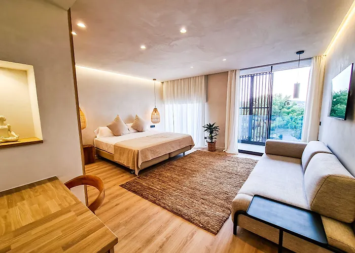S'Estancia Suites