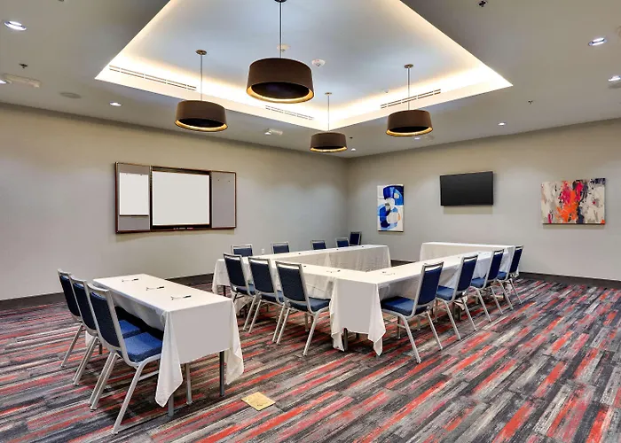 La Quinta Inn & Suites By Wyndham Lakeway
