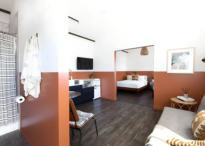 Mellow Moon Lodge