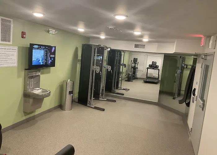 Woodspring Suites Dearborn Detroit