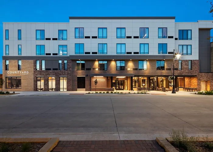 Courtyard By Marriott Owatonna Downtown
