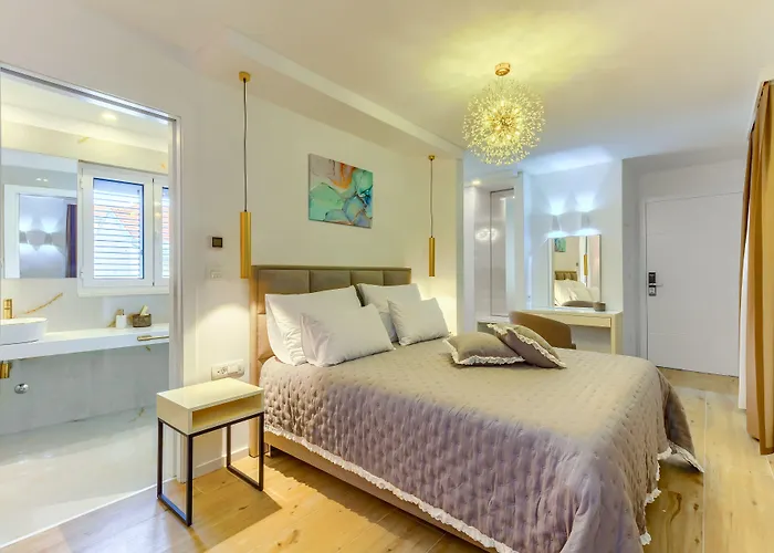 Irini Luxury Rooms
