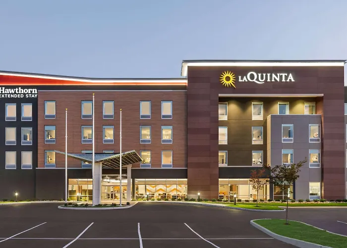 La Quinta Inn & Suites By Wyndham Mount Laurel Moorestown