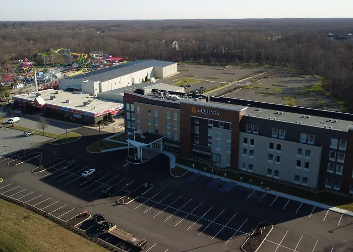 La Quinta Inn & Suites By Wyndham Mount Laurel Moorestown