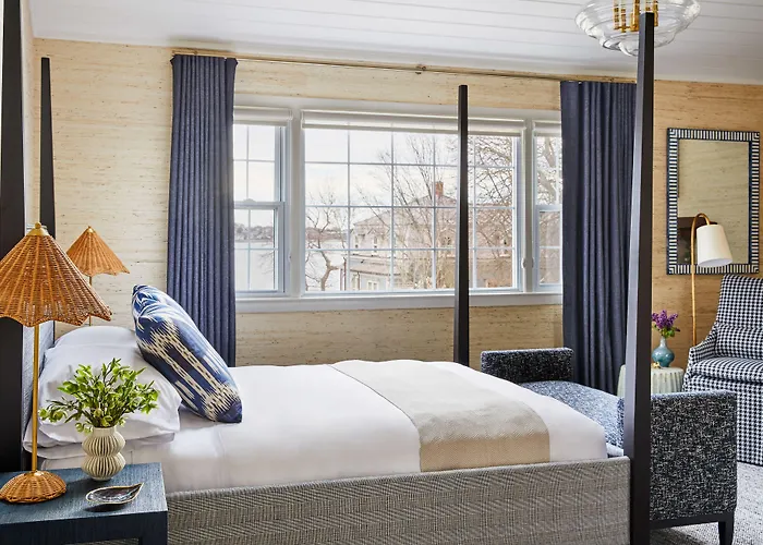 The Cliffside Inn